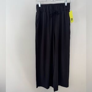 All in Motion Women's Active Light High-Rise Wide Leg
Pant- Small Short